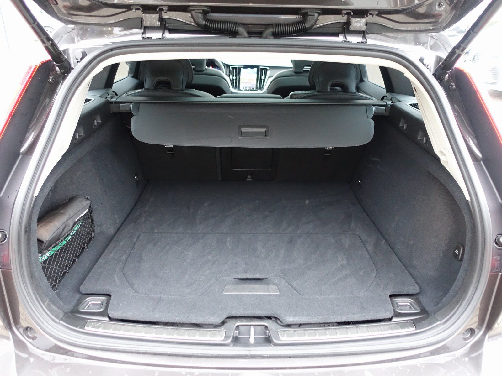 Volvo V60 Ultra Dark T8 AWD Plug-in Hybrid/AHK/Pano