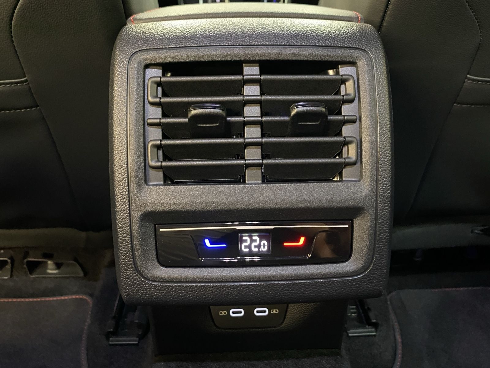 Volkswagen Golf VIII GTI Clubsport 2.0 TSI DSG / Navi LED
