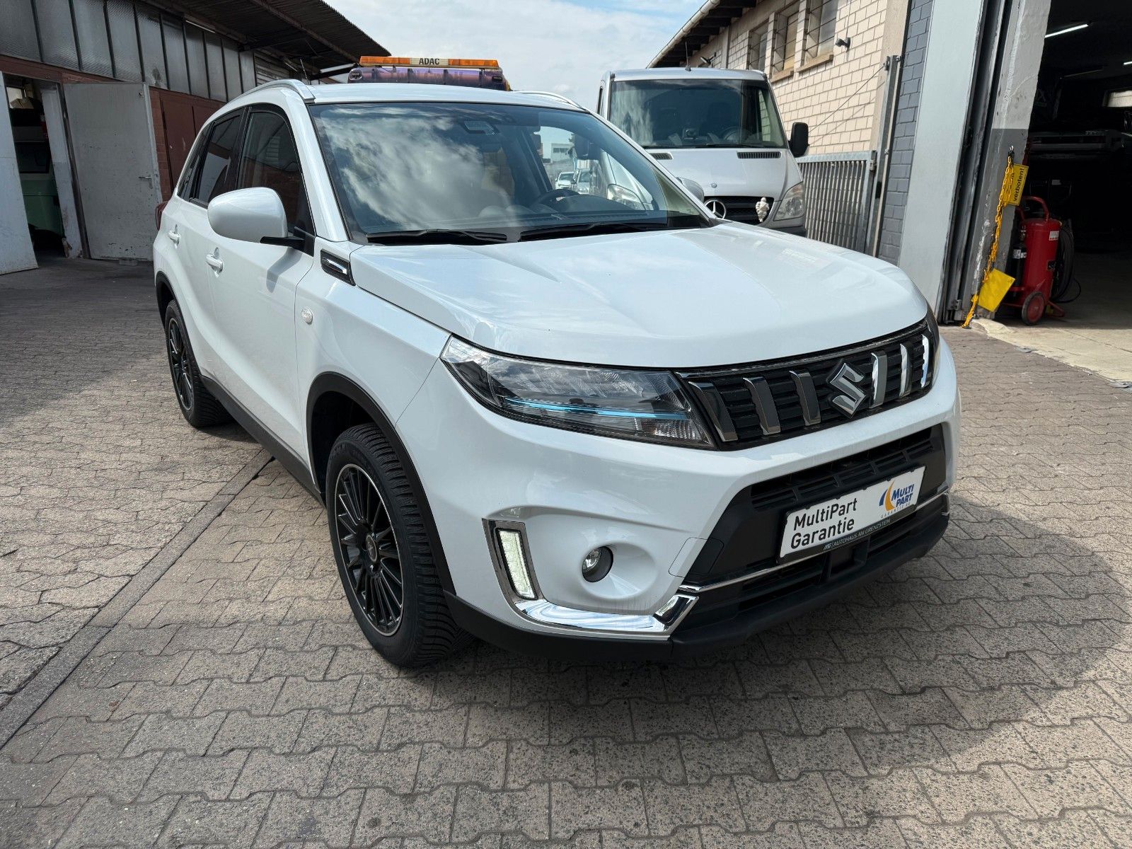Suzuki Vitara 1.4 Mild-Hybrid Comfort+ - Samsaru's Car Outlet