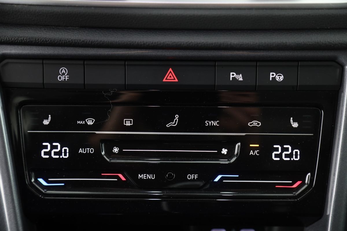 Volkswagen T-Roc 1.0 TSI Style - Samsaru's Car Outlet
