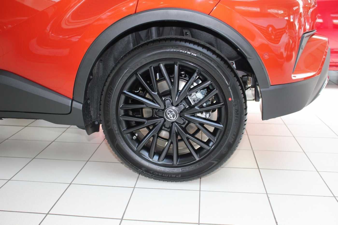 Toyota C-HR 2.0 Hybrid Orange Edition - Samsaru's Car Outlet