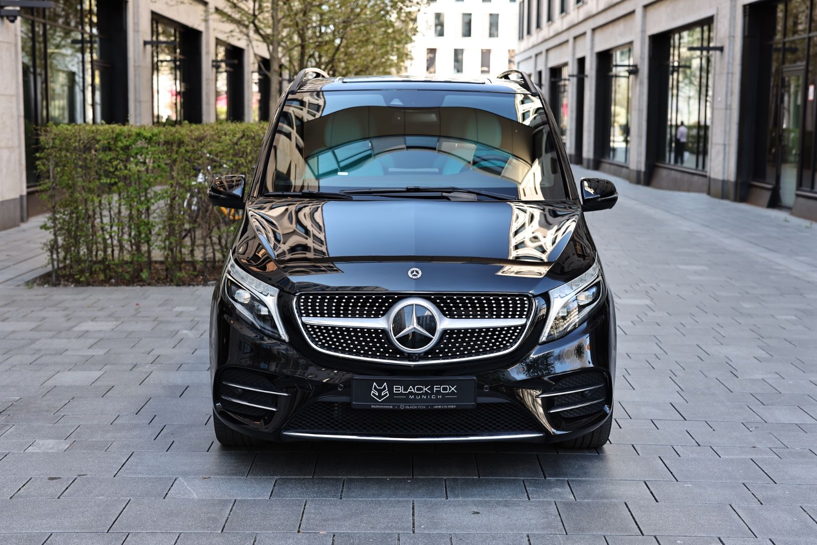 Mercedes-Benz V 300 4MATIC - Samsaru's Car Outlet