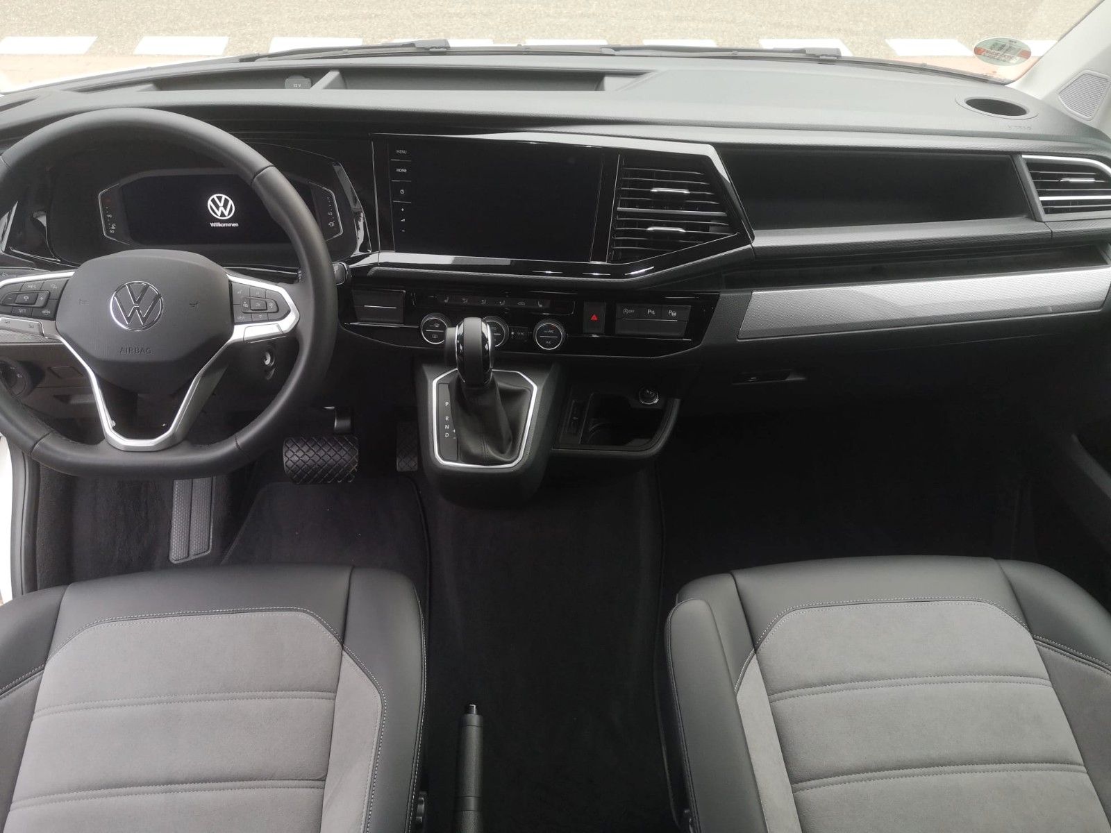Volkswagen T6.1 Multi Gen 6 2.0 TDI DSG - Samsaru's Car Outlet