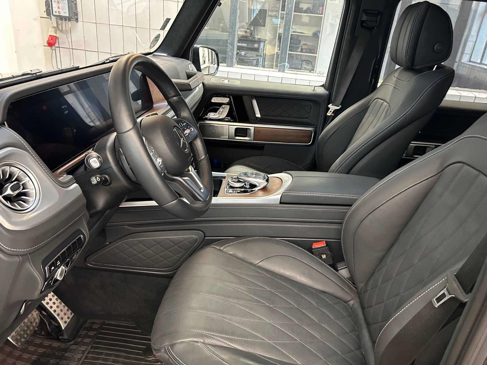 Mercedes-Benz G 400 AMG-Line - Samsaru's Car Outlet
