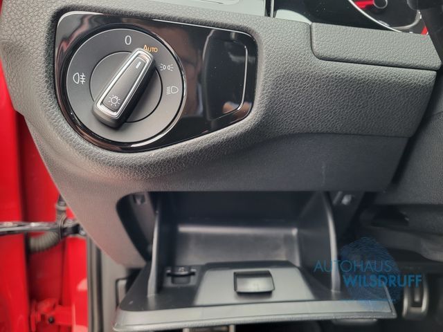 Volkswagen Golf VII 1.5 TSI DSG Highline R-Line - Samsaru's Car Outlet