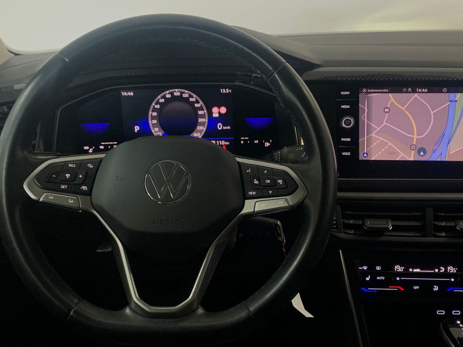 Volkswagen Polo VI 1.0 TSI DSG LIFE - Samsaru's Car Outlet