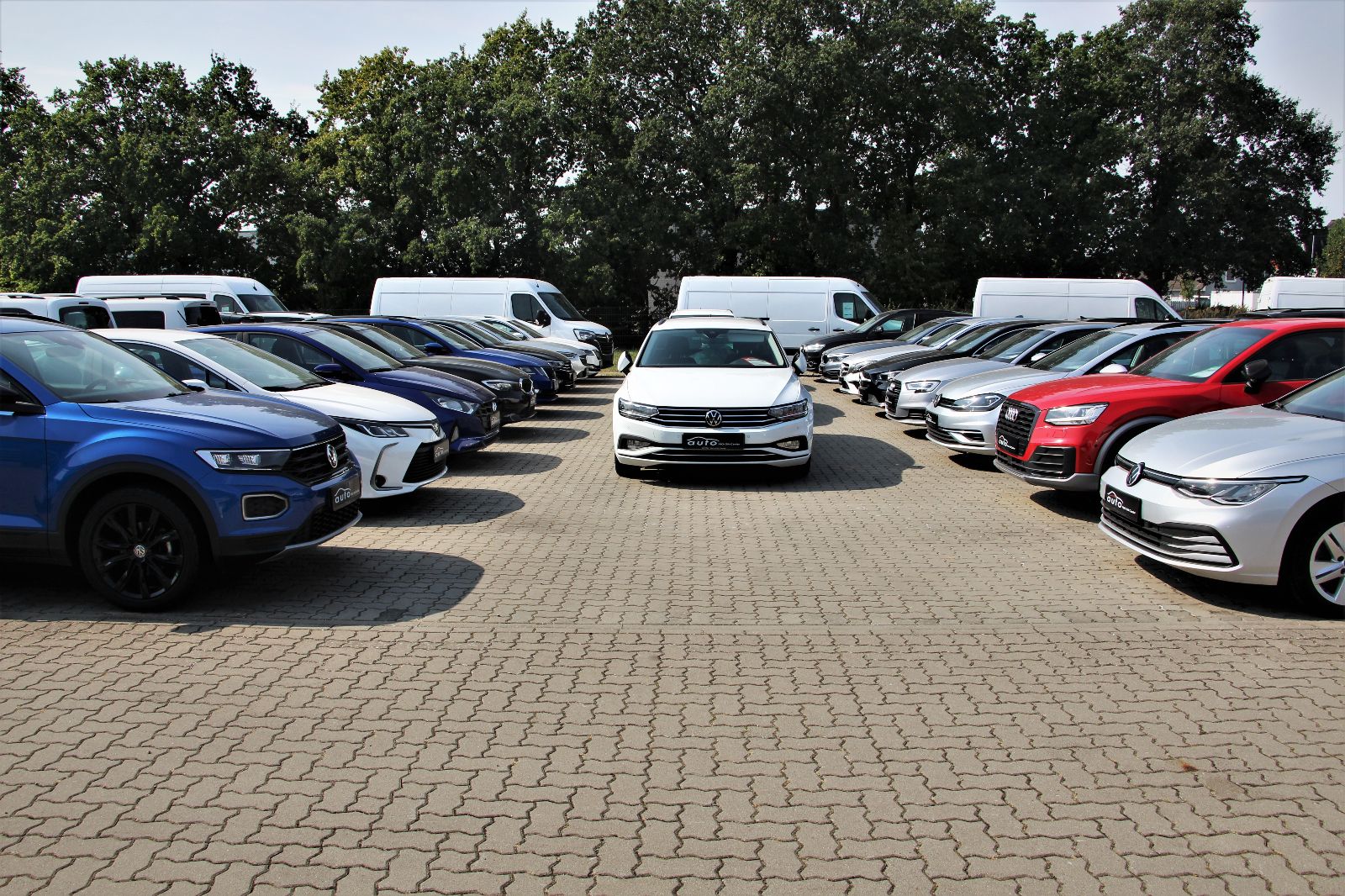 Volkswagen T-Roc Style - Samsaru's Car Outlet