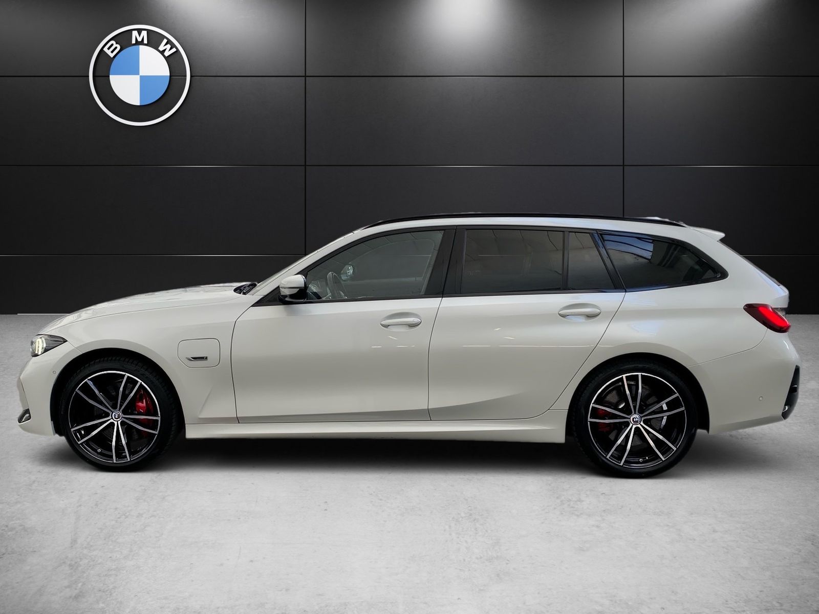 BMW 330e xDrive Touring M Sport LC Prof. ACC H/K AHK