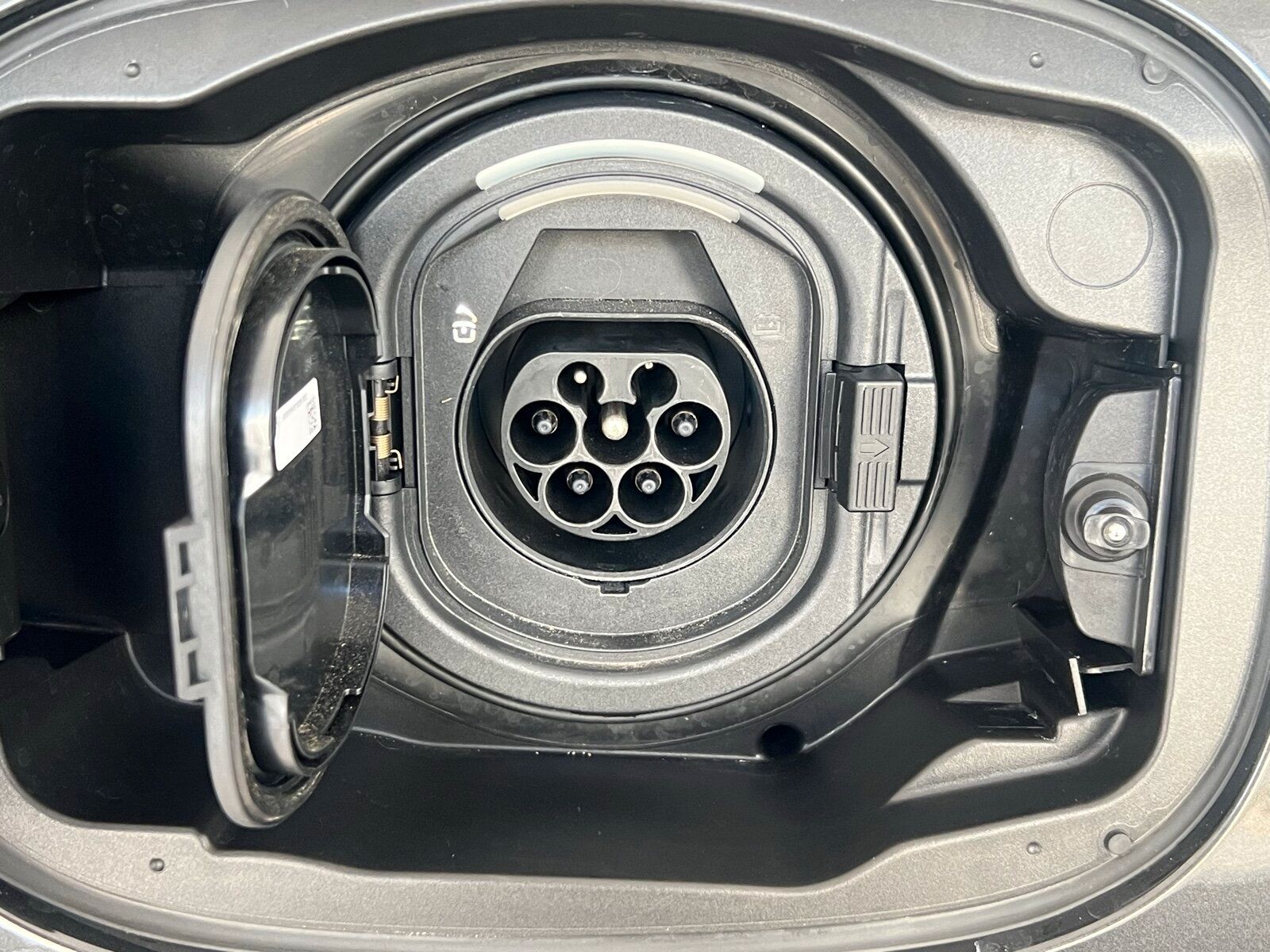 Mercedes-Benz GLC 300 e 4M Avantgarde/Navi/Pano-Dach/Distronic