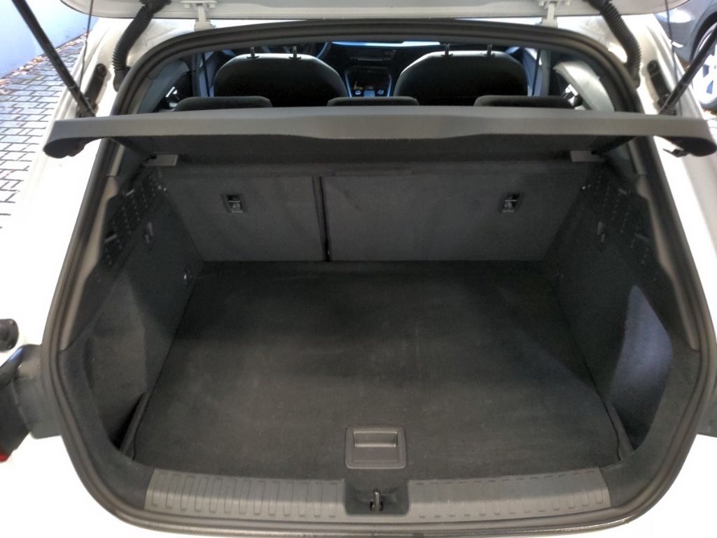 Audi A3 Sportback 40TFSIe S tronic S line LED Navi SH