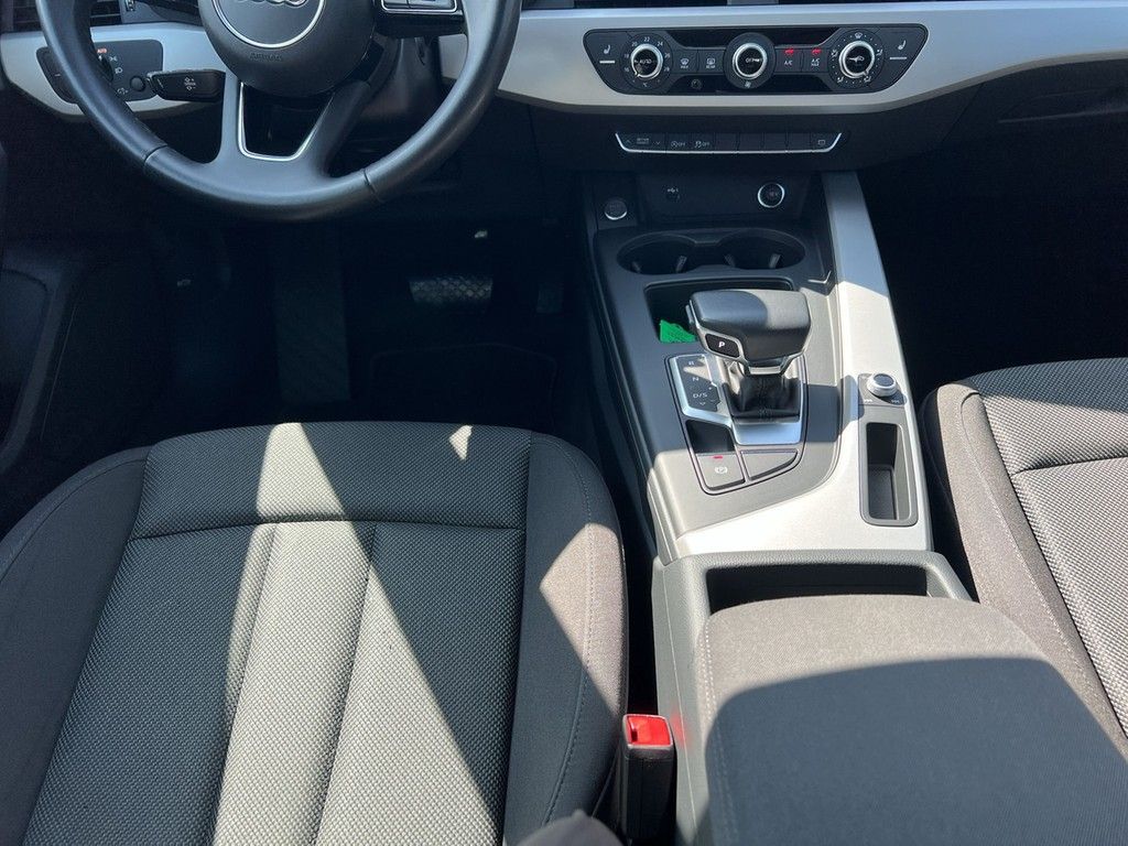Audi A4 Avant 40 TFSI S tronic - Samsaru's Car Outlet