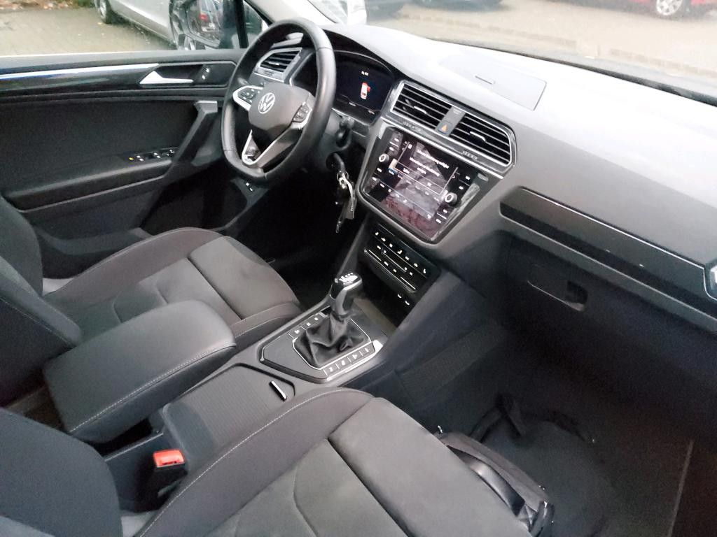 Volkswagen Tiguan Elegance eHybrid Matrix*AHK*Kamera*3Zonen