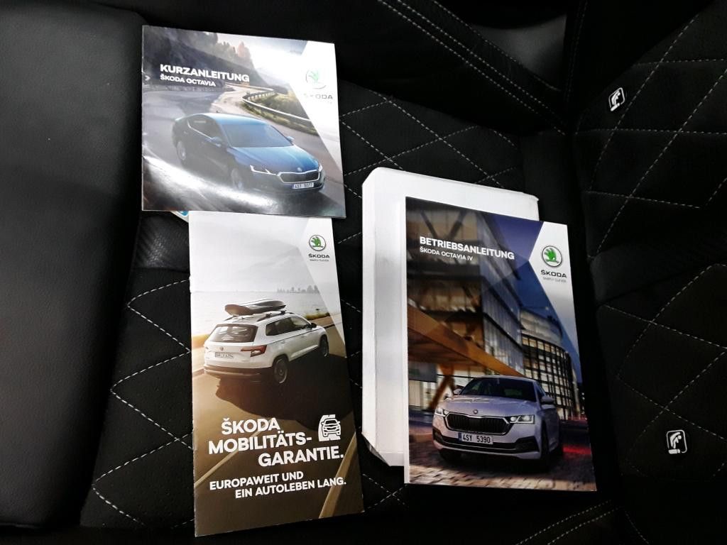 Skoda Octavia Combi 1.4 TSI iV RS LED NAVI PANO KAMERA