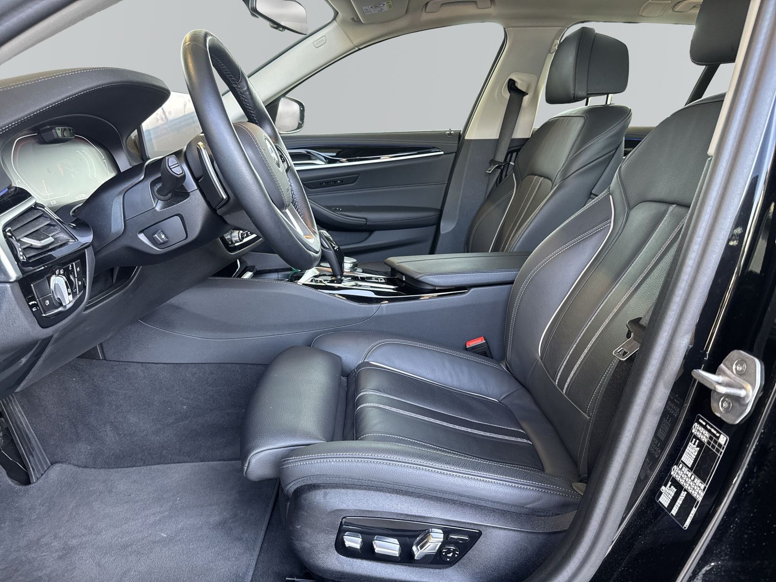 BMW 530d Touring*Luxury Line*LC Prof.*HUD*HiFi*Pano*