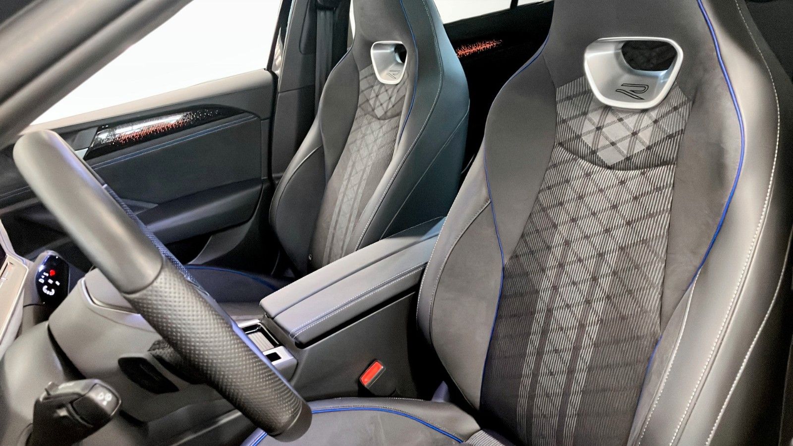Volkswagen Passat Variant 1.5 TSI eHybrid 200 kW R-Line