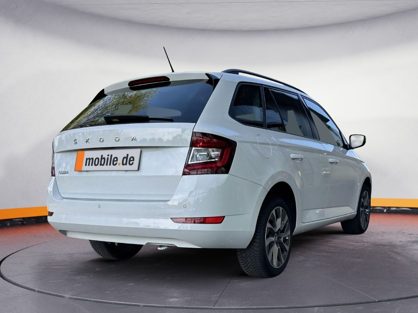 Skoda Fabia Combi 1.0TSI DSG - Samsaru's Car Outlet