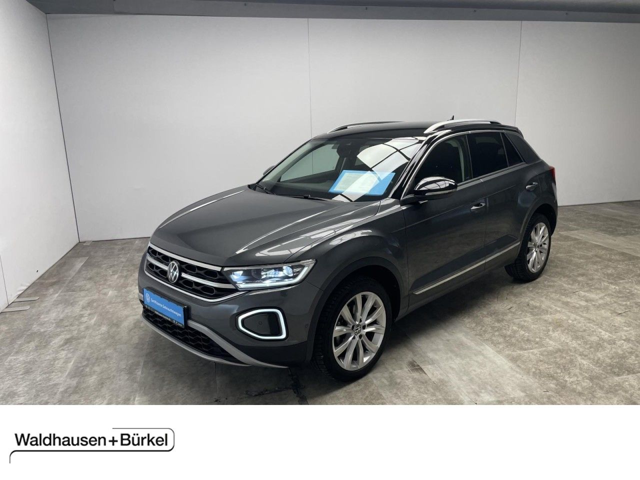 Volkswagen T-Roc 1.5 TSI DSG Style - Samsaru's Car Outlet