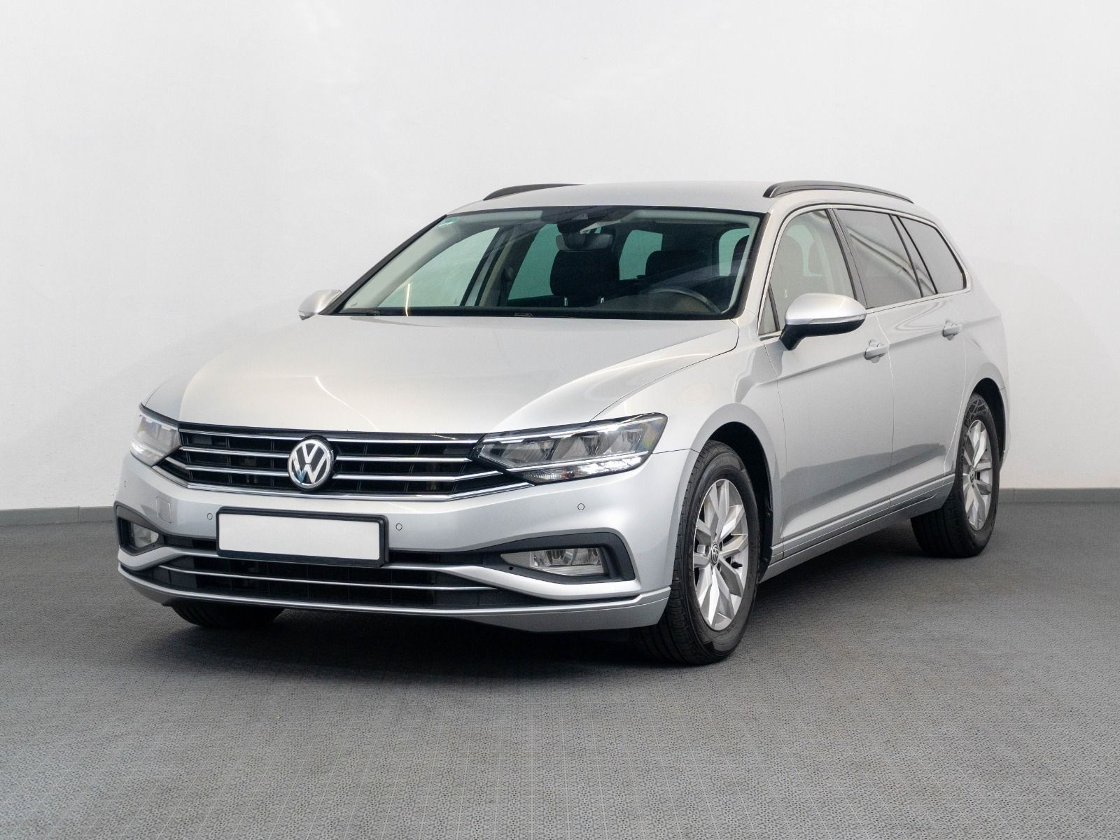 VW Passat Variant Comfortline 2.0 TDI DSG - Samsaru's Car Outlet