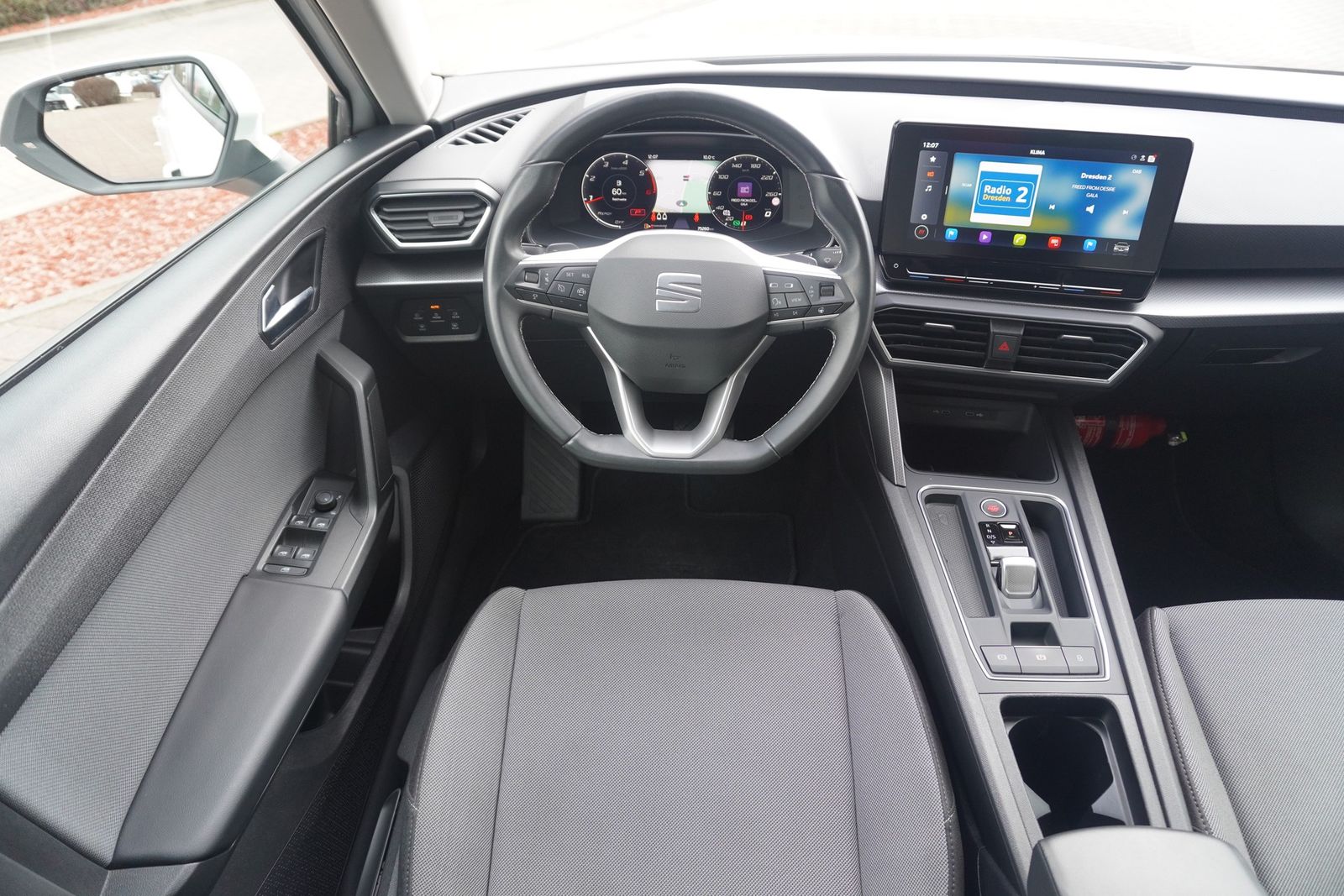 Seat Leon ST 2.0 TDI DSG LED Navi ACC DAB AHK Kamera