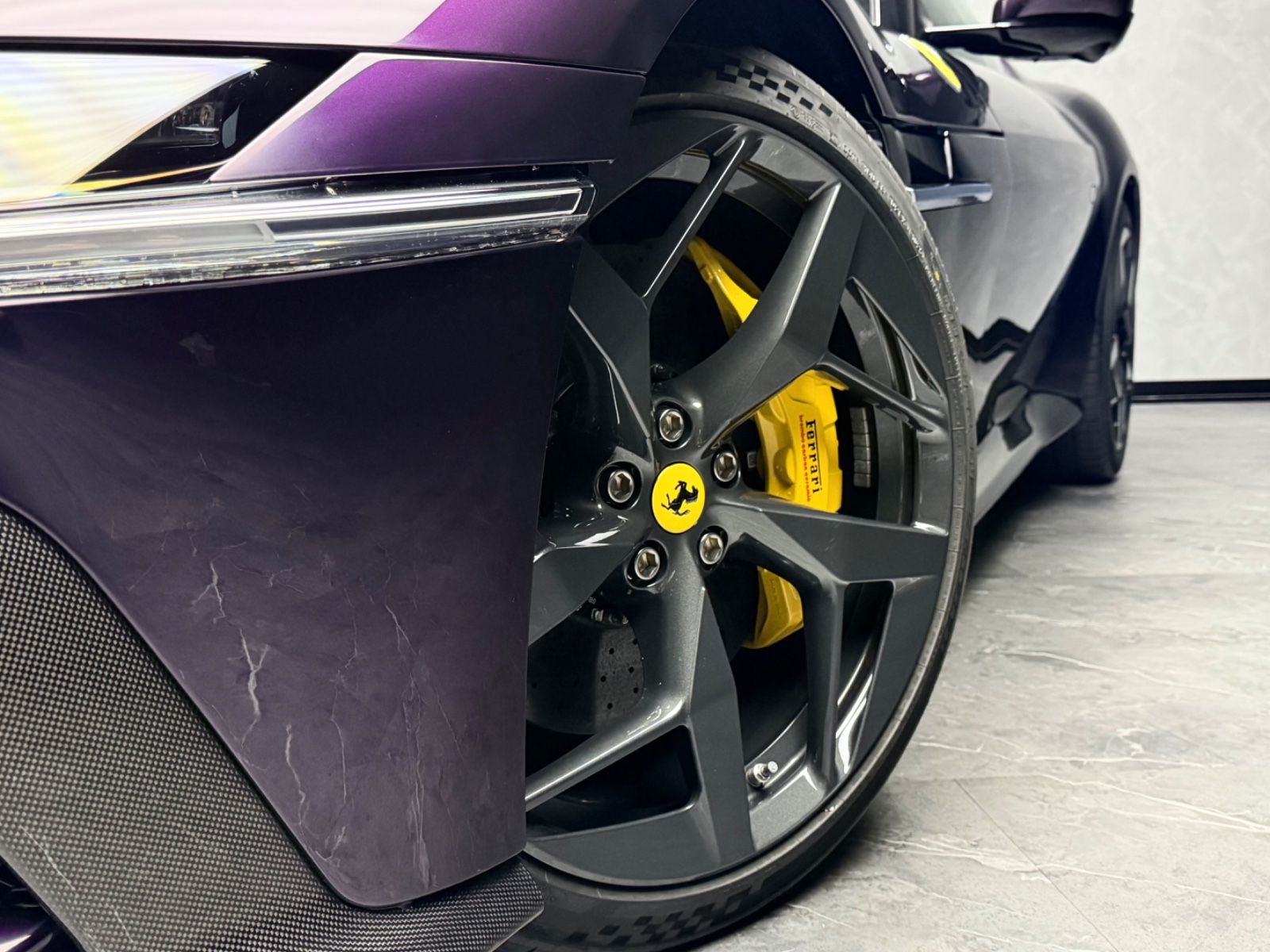 Ferrari 12Cilindri FULLCARBON VIOLA HONGKONG LIFT 360