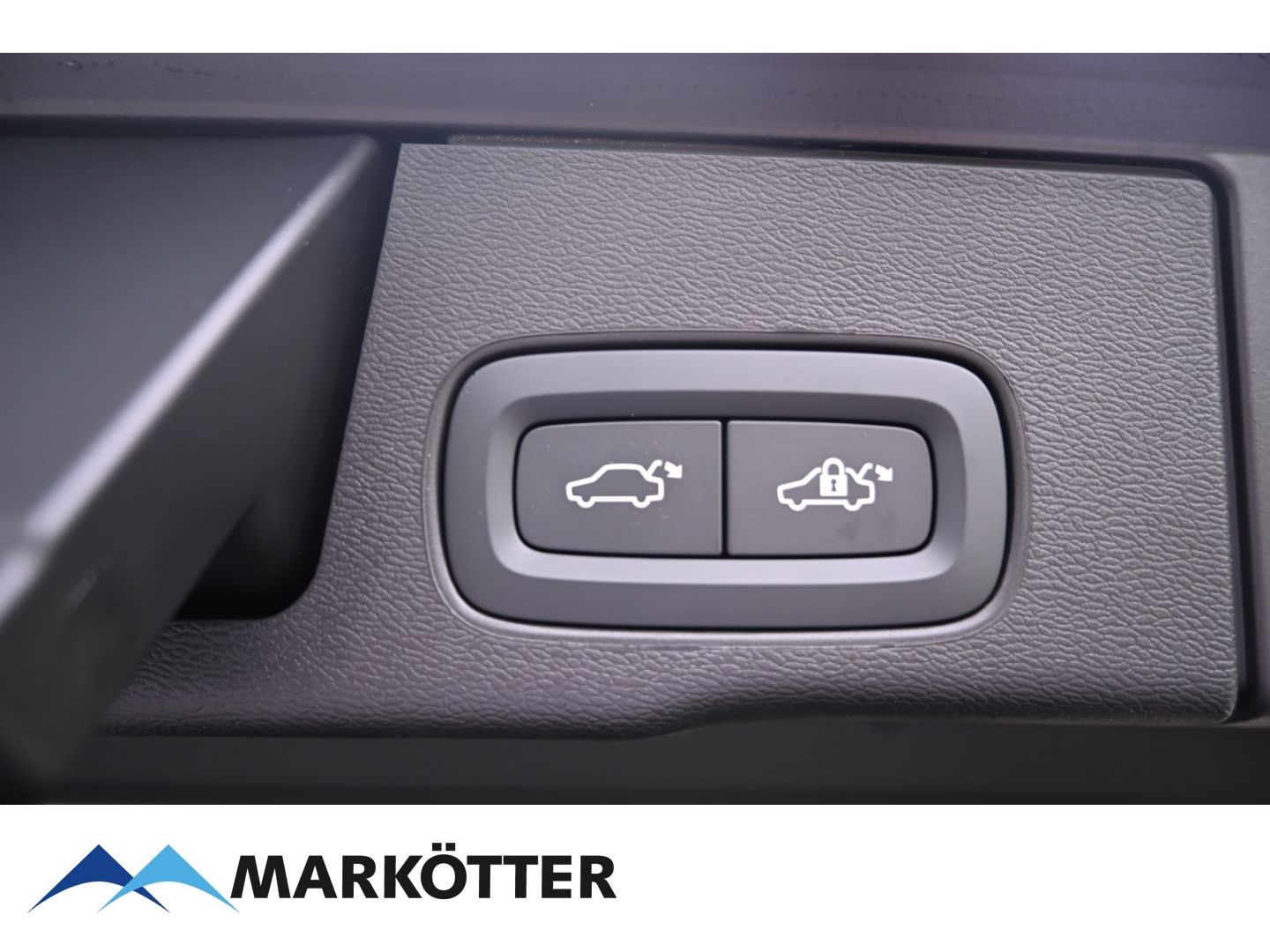 Volvo XC60 T6 AWD Plus Bright Recharge Plug-In Hybrid - Samsaru's Car Outlet