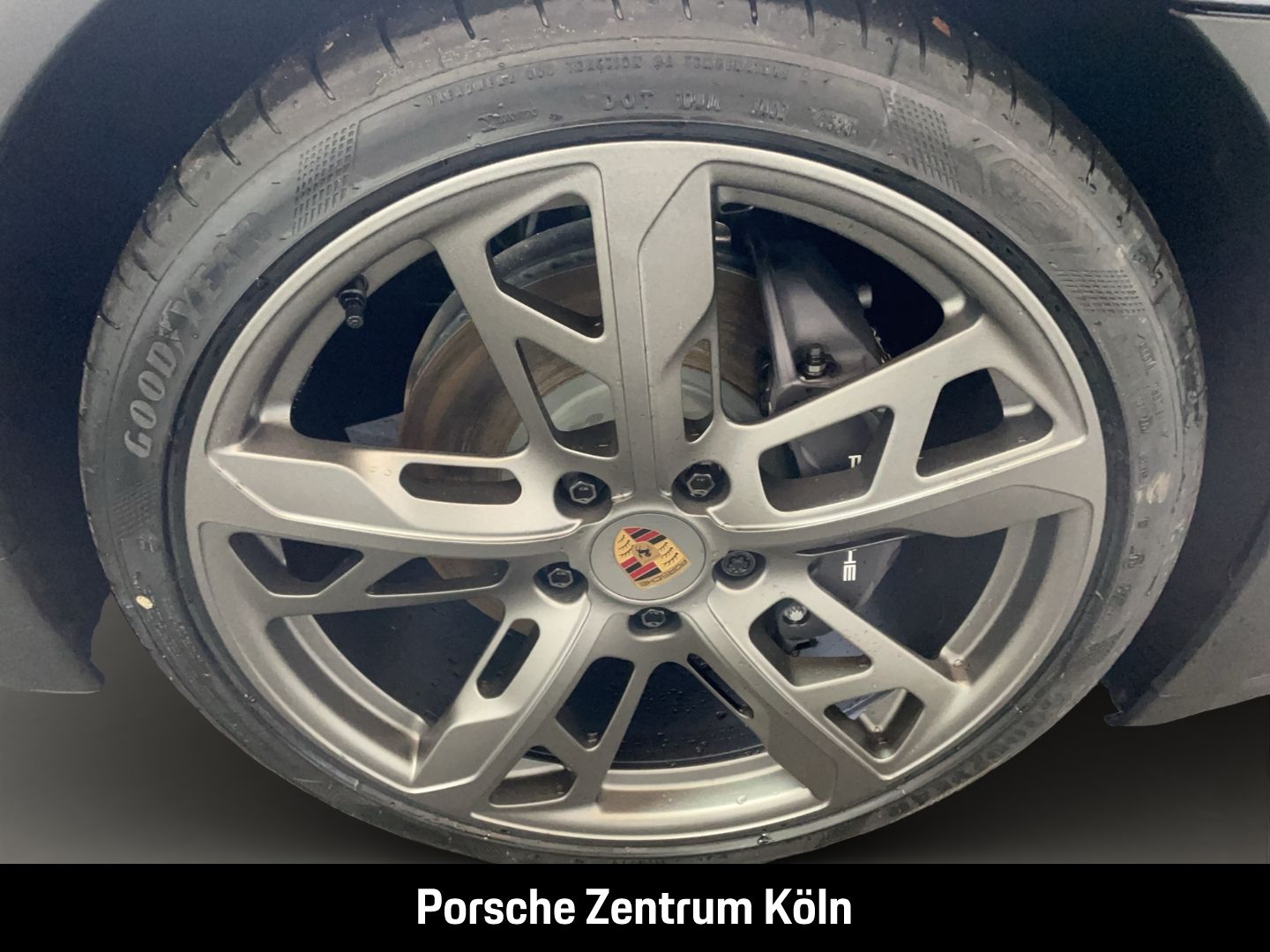 Porsche Taycan 4 Cross Turismo InnoDrive Surround-View