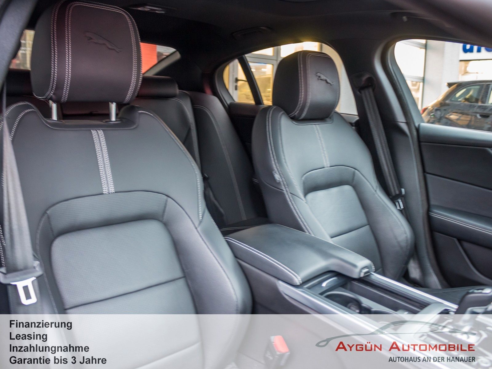 Jaguar XE D200 RWD R-Dynamic Black*ACC*AHK*HUD*Pano*