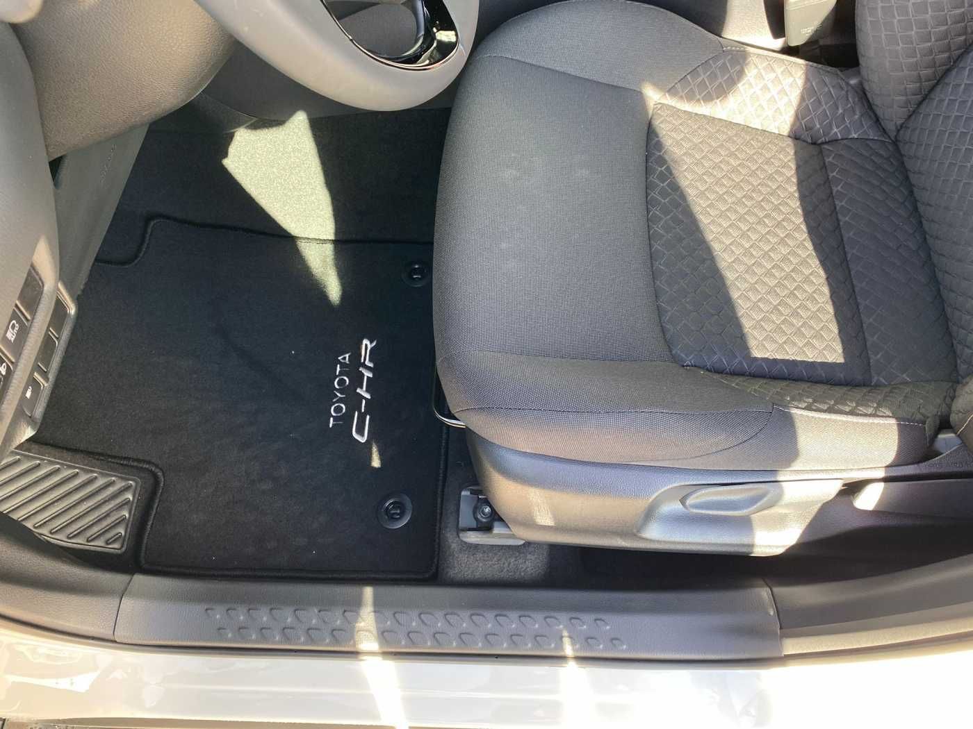 Toyota C-HR 1.8 Hybrid Flow - Samsaru's Car Outlet