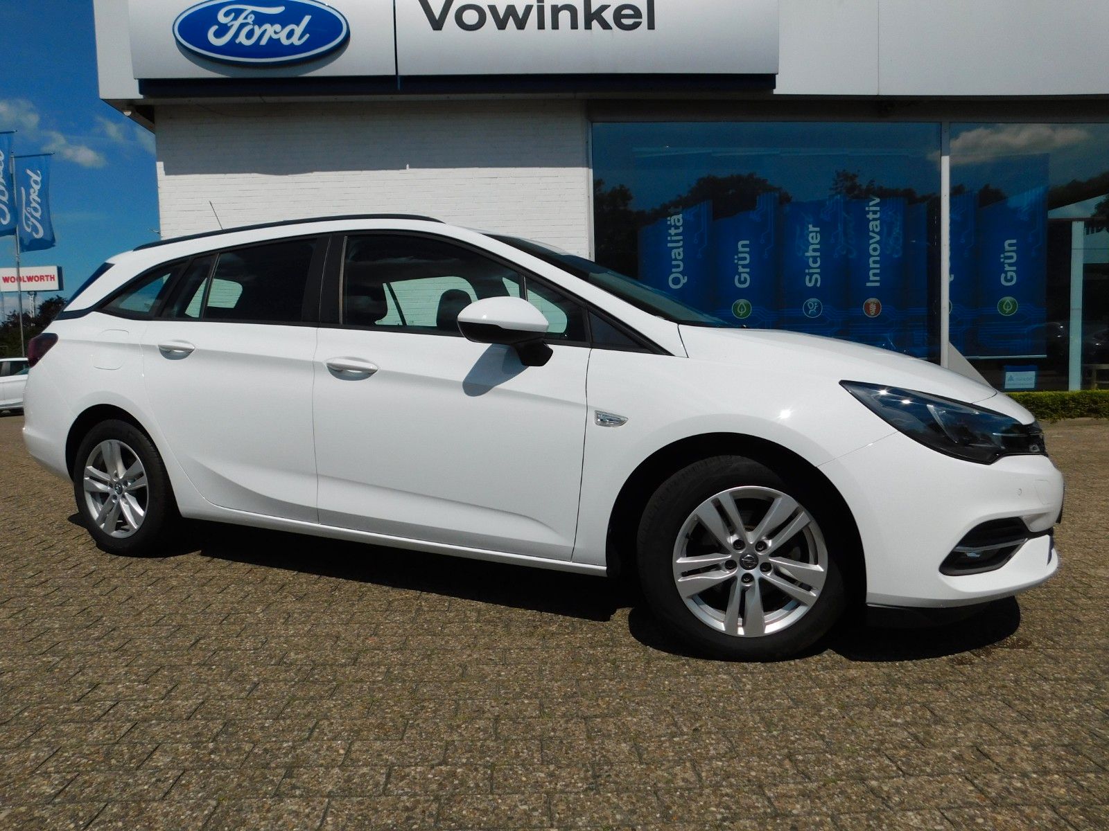 Opel ASTRA K Sports Tourer EDITION - Samsaru's Car Outlet