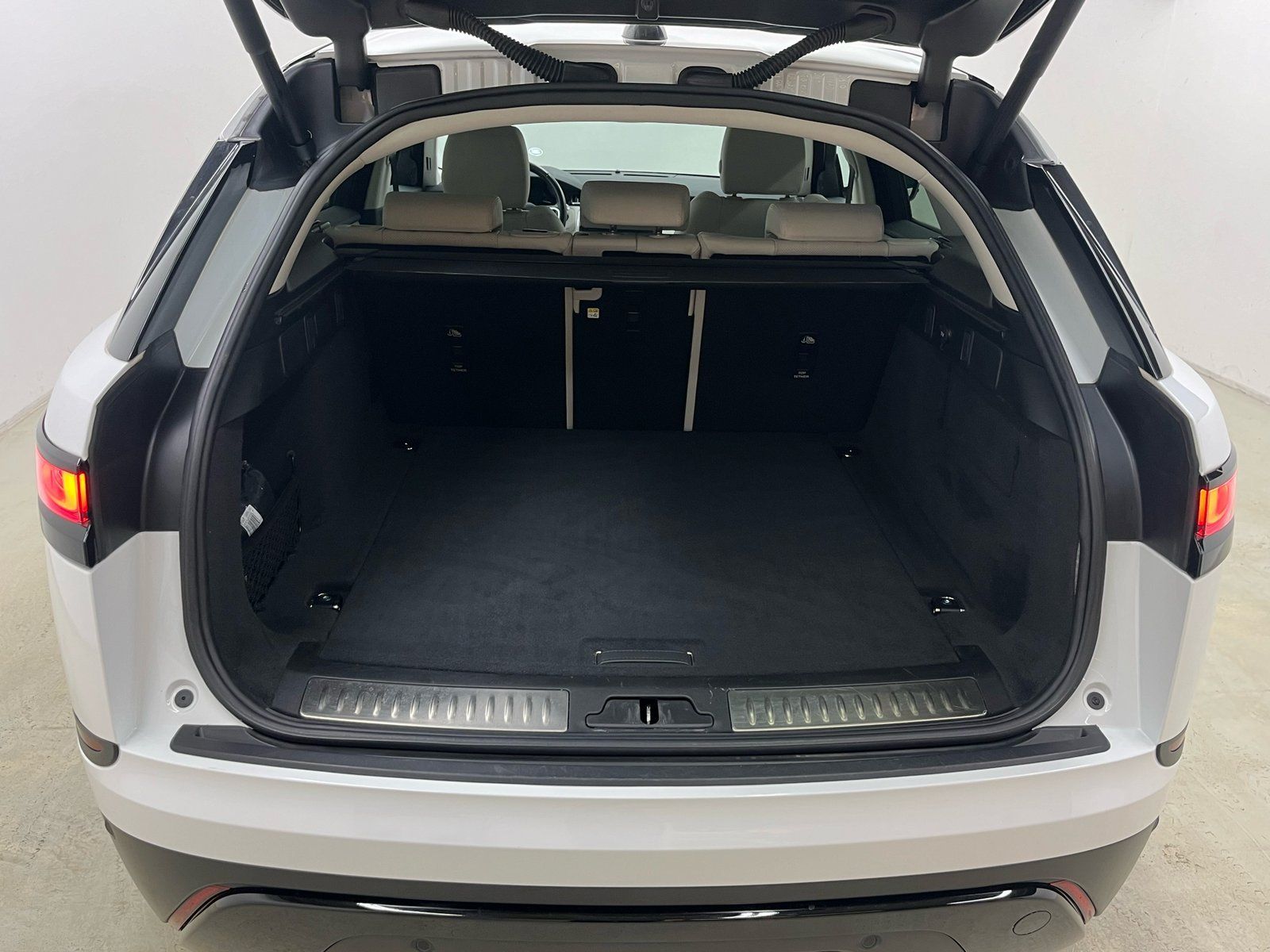 Range Rover Velar D300 S - Samsaru's Car Outlet