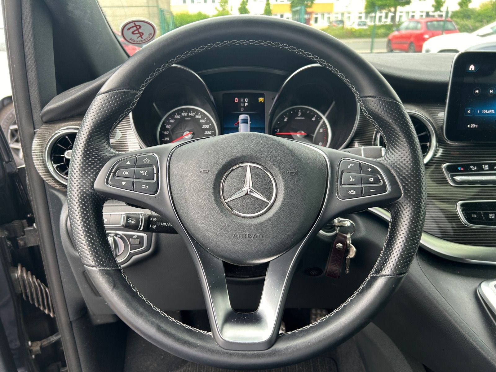 Mercedes-Benz V300d V-Klasse 4MATIC - Samsaru's Car Outlet