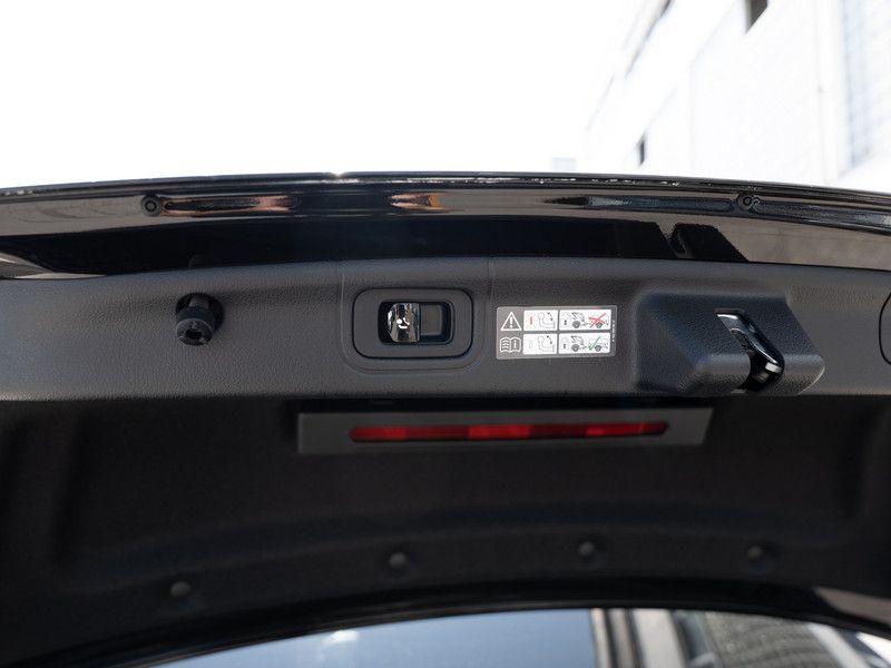 Mercedes-Benz C 220 d AMG-Sport - Samsaru's Car Outlet