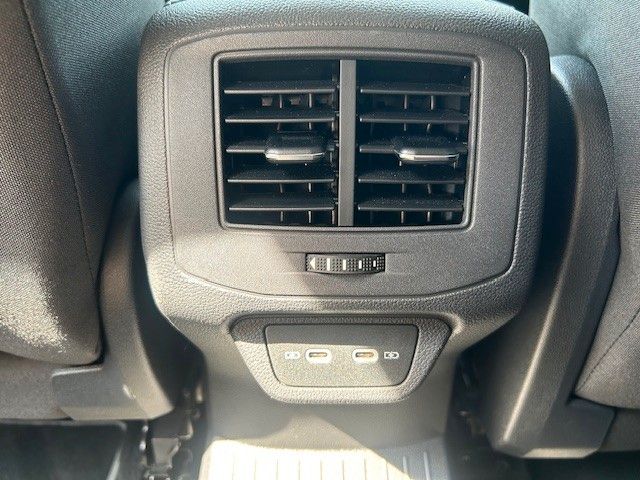 Volkswagen T-Roc 1.5 TSI Style - Samsaru's Car Outlet
