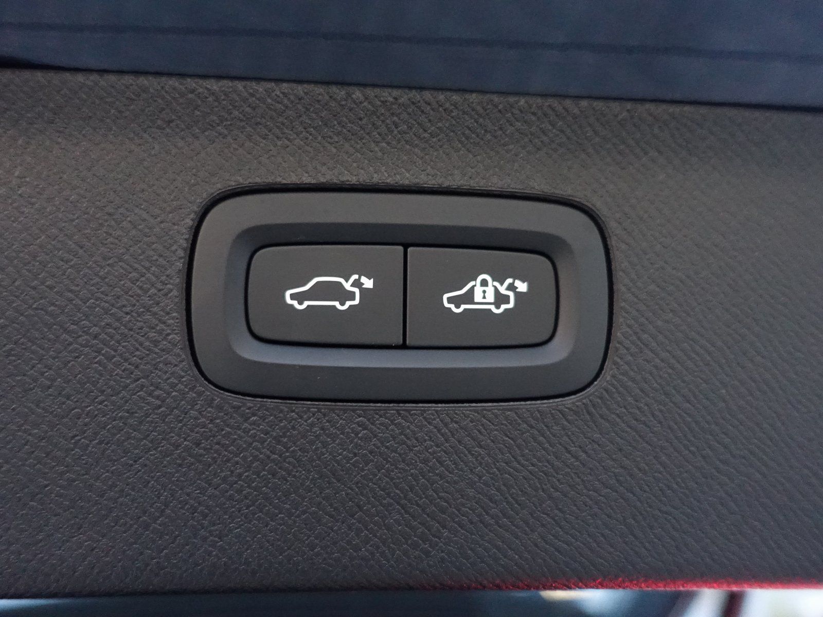 Volvo XC90 Plus, T8 AWD Plug-in Hybrid/AHK/FourC/Pano