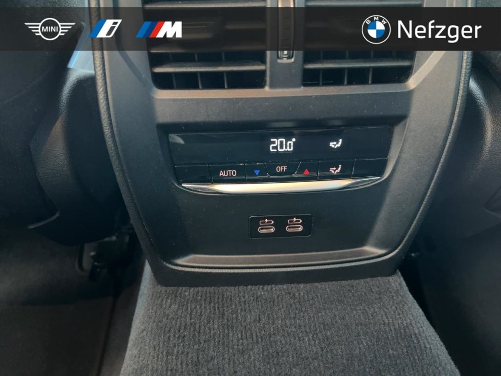 BMW 330 d xDrive Touring M Sport Park-Assistent HiFi