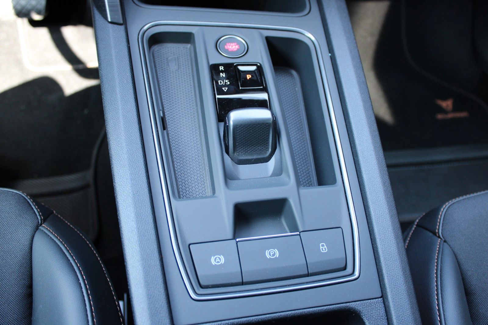 Cupra Formentor 1.4 e-HYBRID DSG +ACC+SHZ+LED+AHK+PDC+