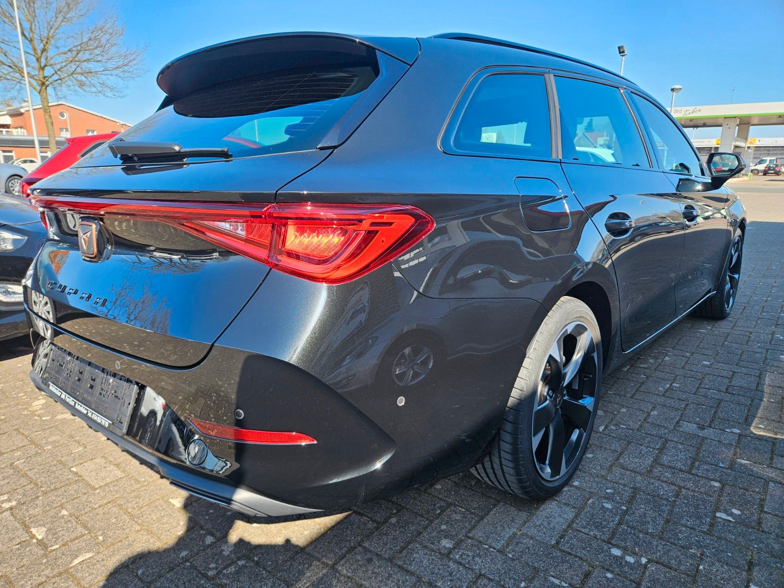 Cupra Leon Sportstourer - Samsaru's Car Outlet