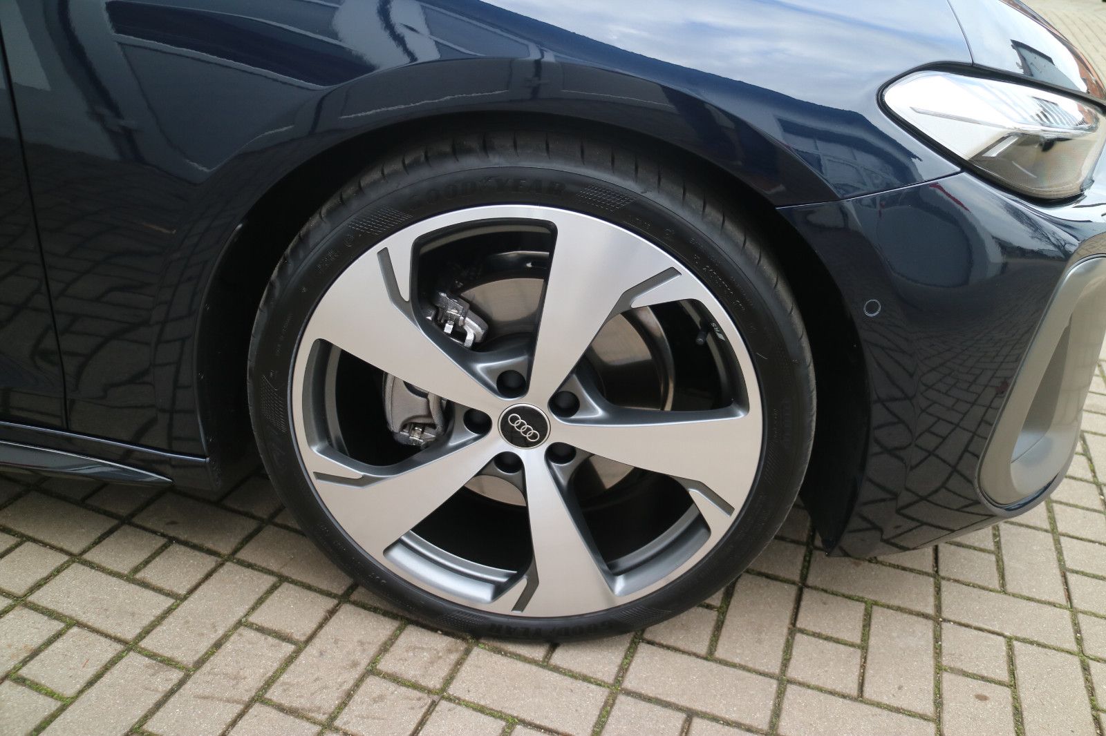 Audi A5 Avant 2,0TFSI-Quattro-S-Line-ACC-AHK-
