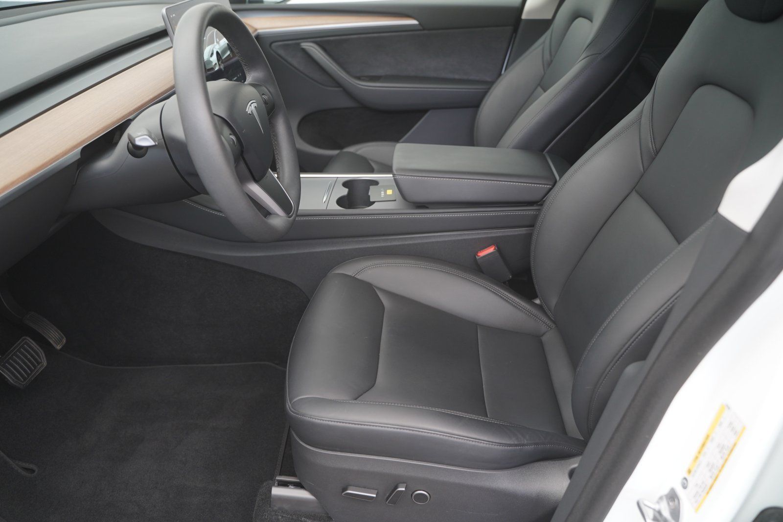 Tesla Model Y Standard Range RWD *1. Hand*unfallfrei*