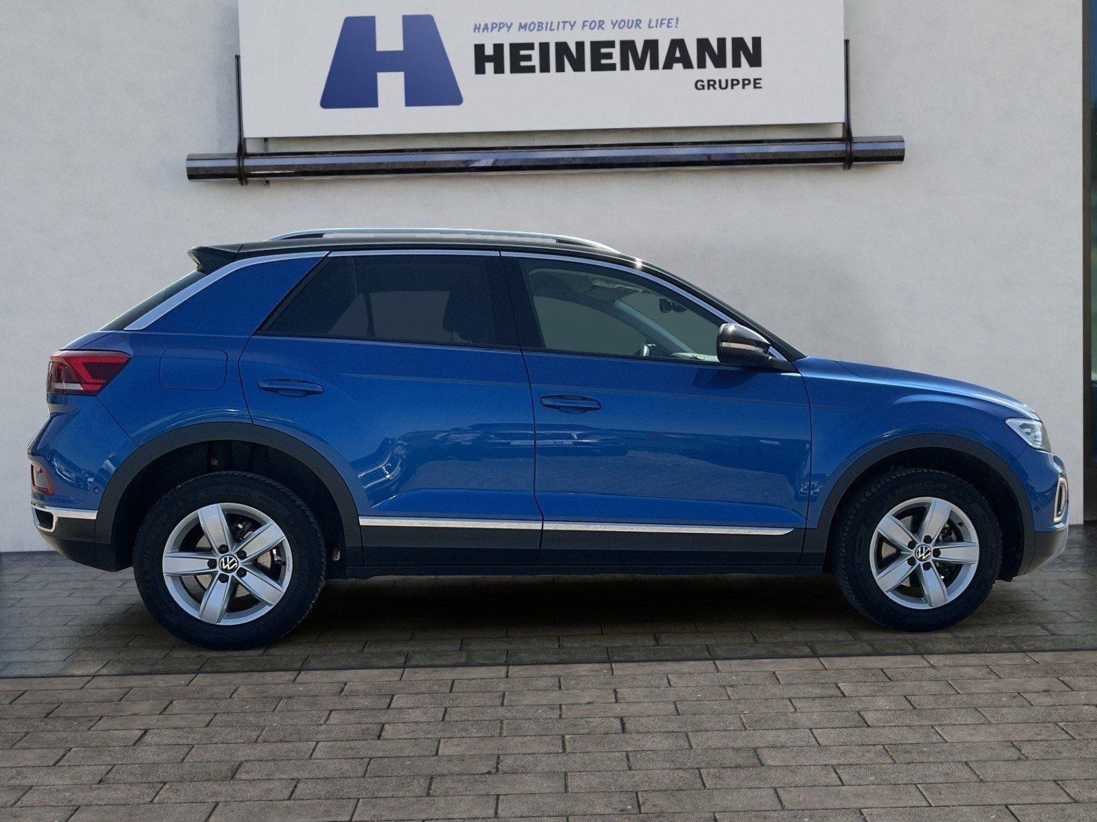 Volkswagen T-Roc 1.0 TSI Life - Samsaru's Car Outlet