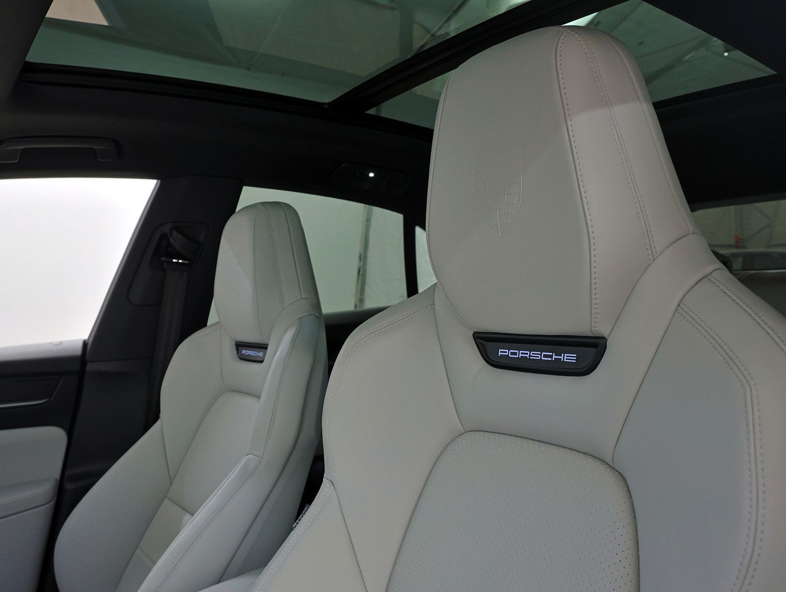 Porsche Macan Electric 4