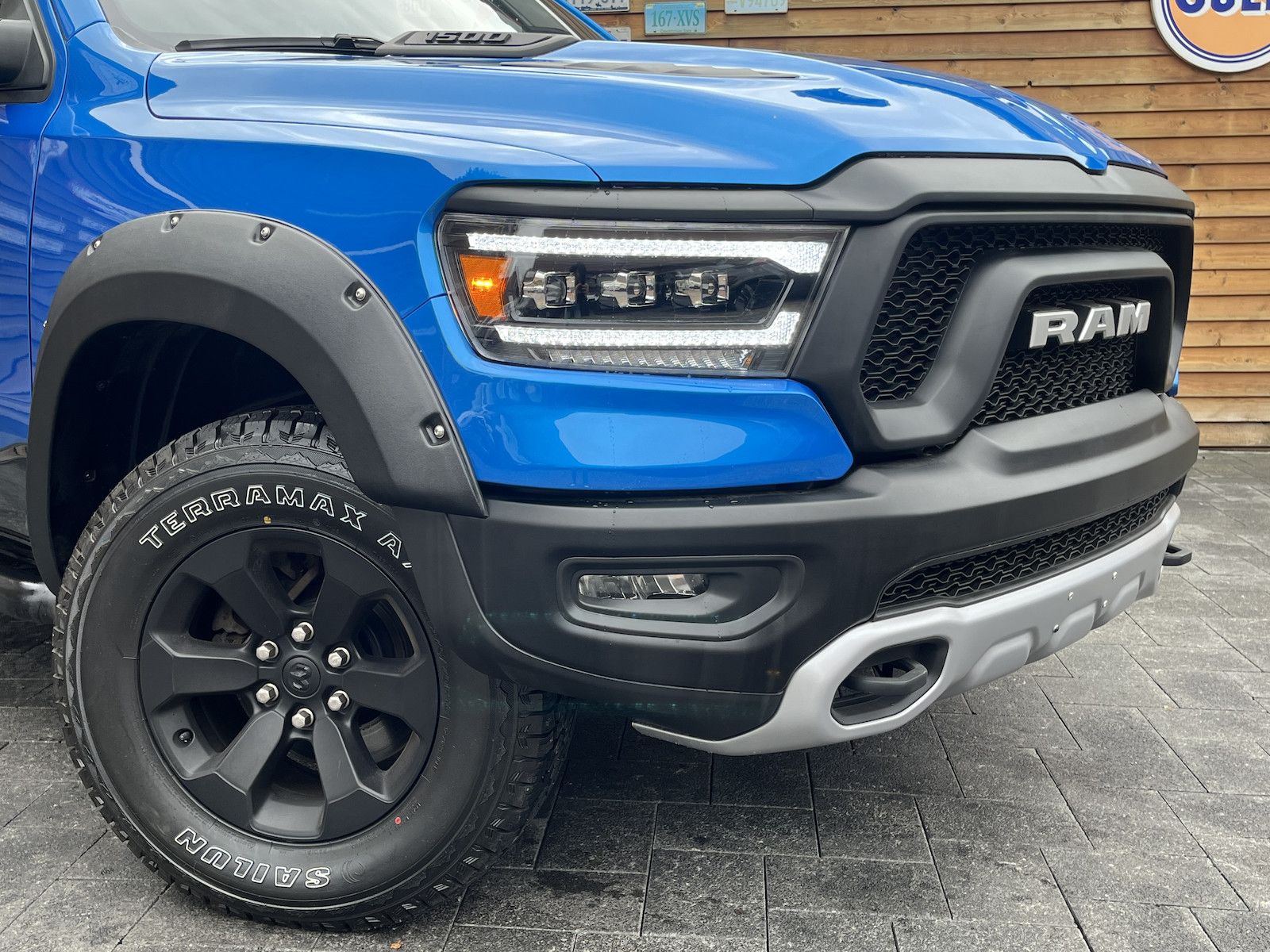 Dodge RAM 1500 REBEL 4x4 LPG AHK 5,7L LED Rollbar