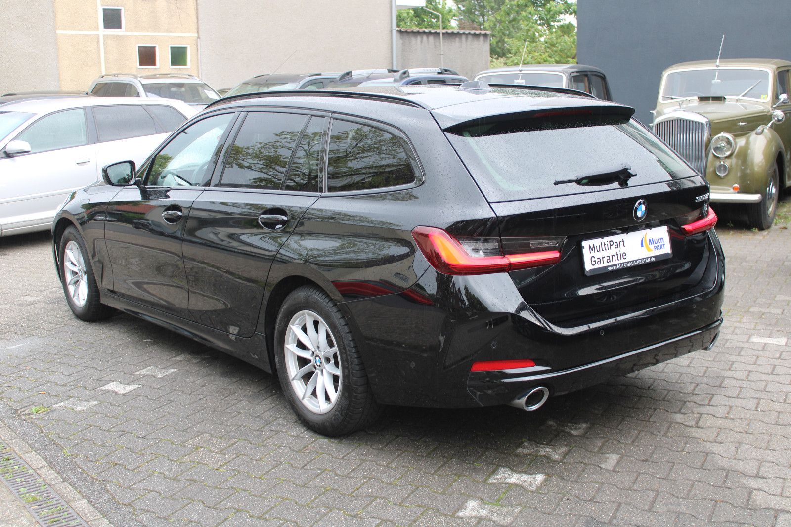 BMW 320dA Touring - Samsaru's Car Outlet