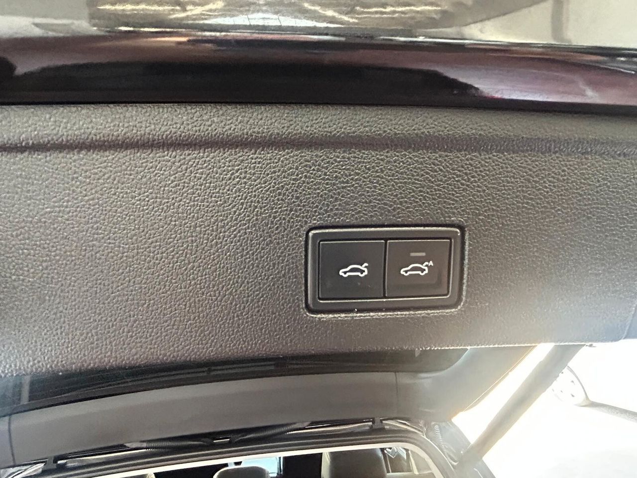 Volkswagen Touareg 3.0 V6 TDI SCR Advanced - Samsaru's Car Outlet