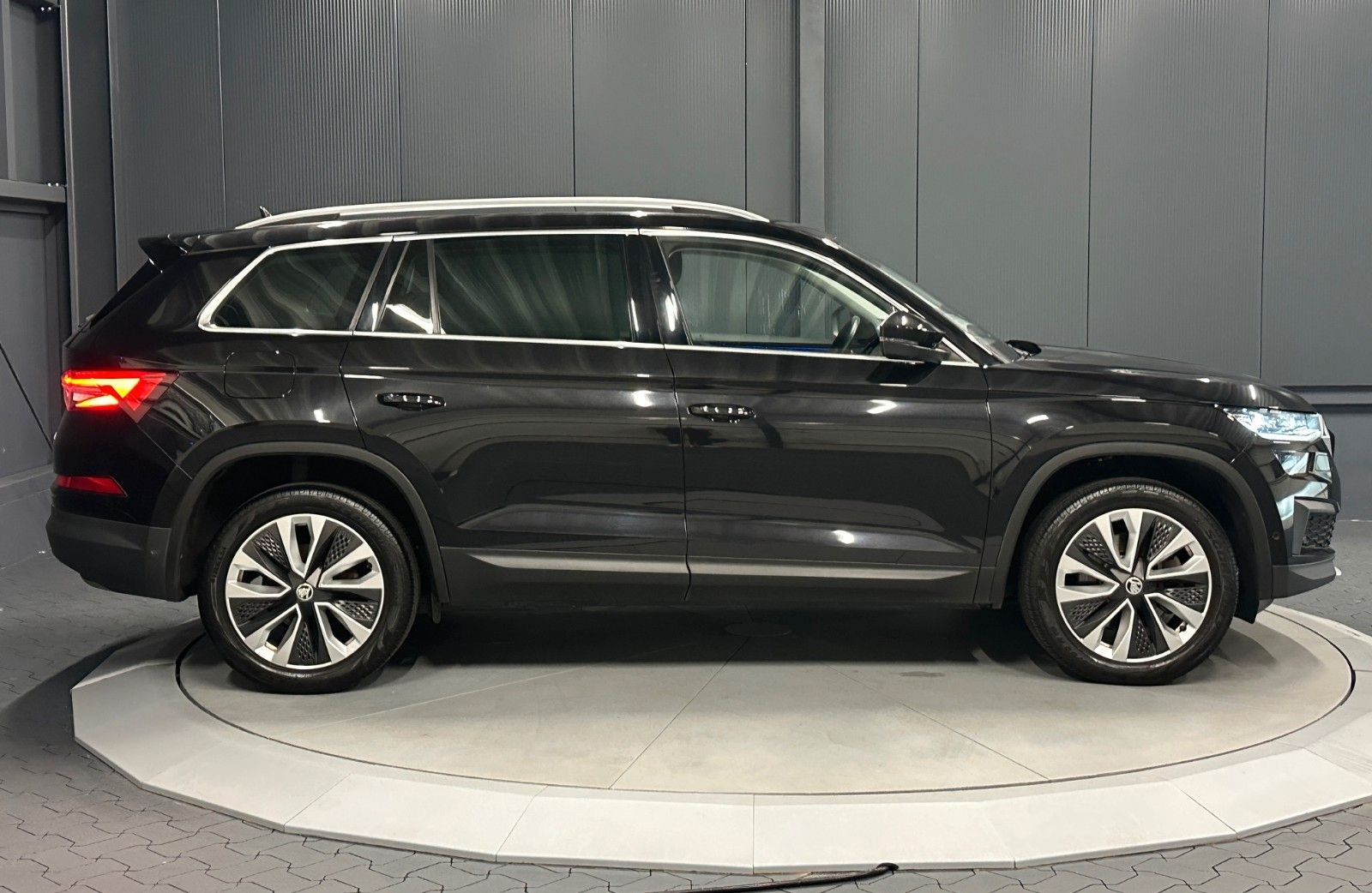 Skoda Kodiaq Style 4x4*FACELIFT*LEDER*DCC*COLUMBUS*