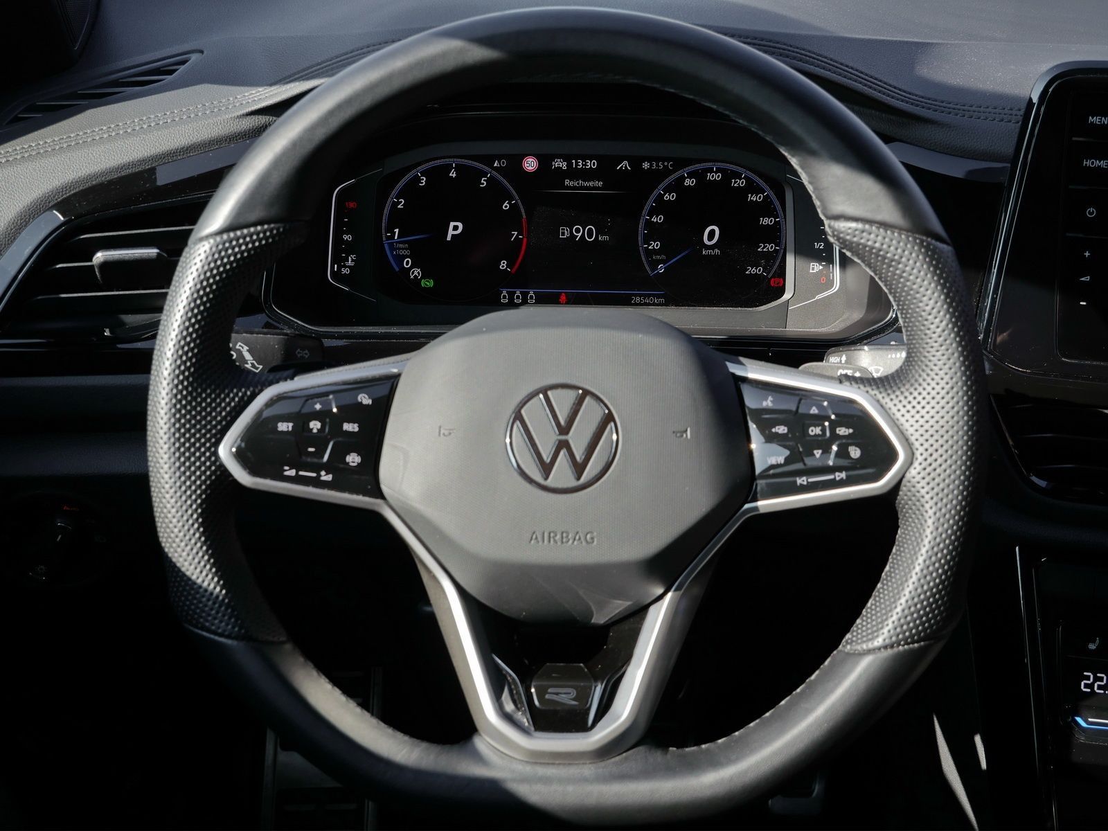 Volkswagen T-Roc R-Line 2.0 TSI 4x4 - Samsaru's Car Outlet
