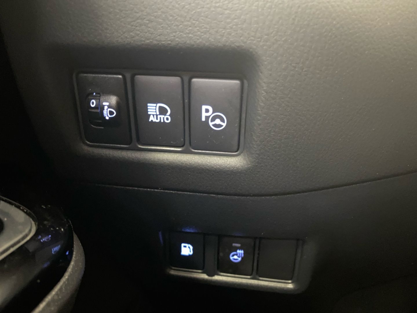 Toyota C-HR 2.0 Hybrid - Samsaru's Car Outlet