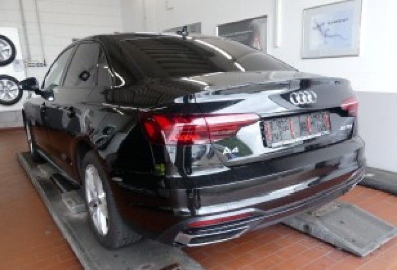 Audi A4 Limousine 40 TDI S tronic advanced - Samsaru's Car Outlet
