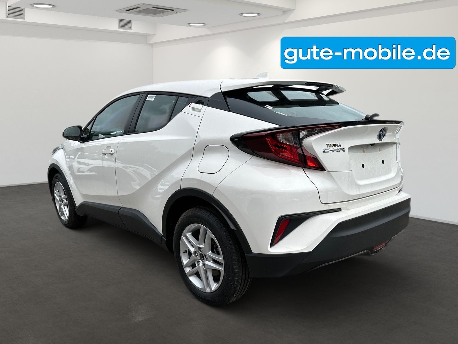 Toyota C-HR 1.8-l-Hybrid - Samsaru's Car Outlet