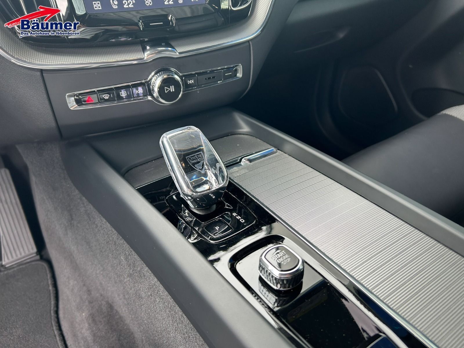 Volvo XC60 B4 Mild-Hybr. AWD Plus Dark Geartronic +AHK